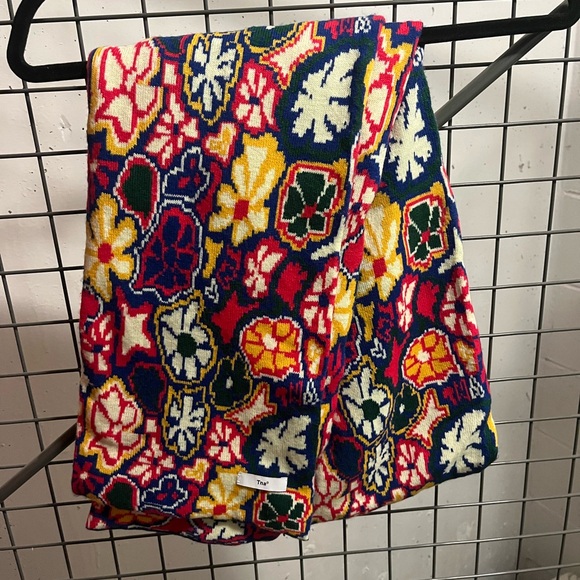Floral Patterned Tna Aritzia Scarf Warm 70s Style Winter - Picture 2 of 3